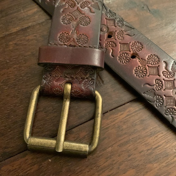 Arizona Jean Company Brown Leather Tooled belt size medium EUC - Picture 3 of 5